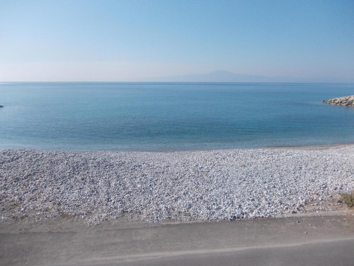 Akrogiali Beach Apartments Eksteriør bilde